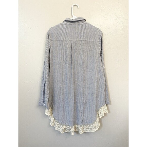 Umgee Blue Striped Tunic with Cream Lace Hem - Picture 2 of 13